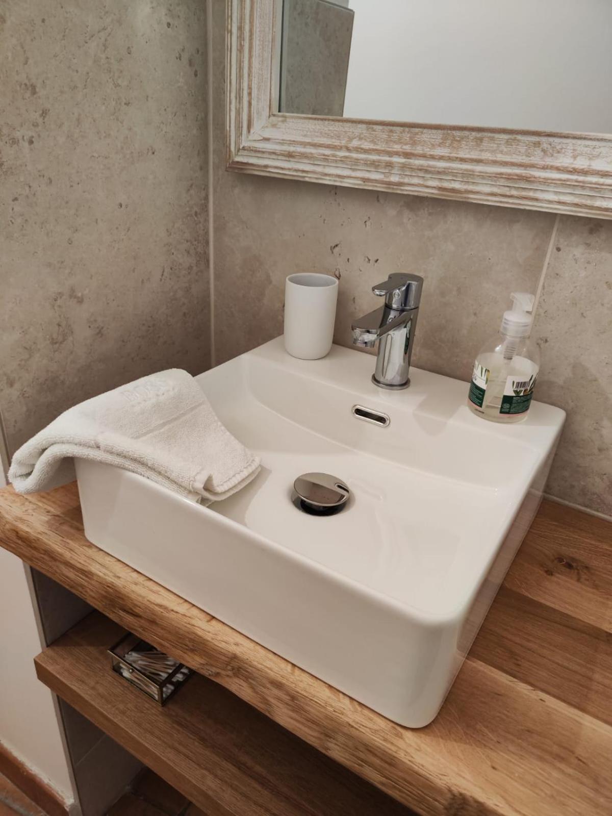 Le Reve D'Alice Bed & Breakfast Saint-Puy Екстериор снимка
